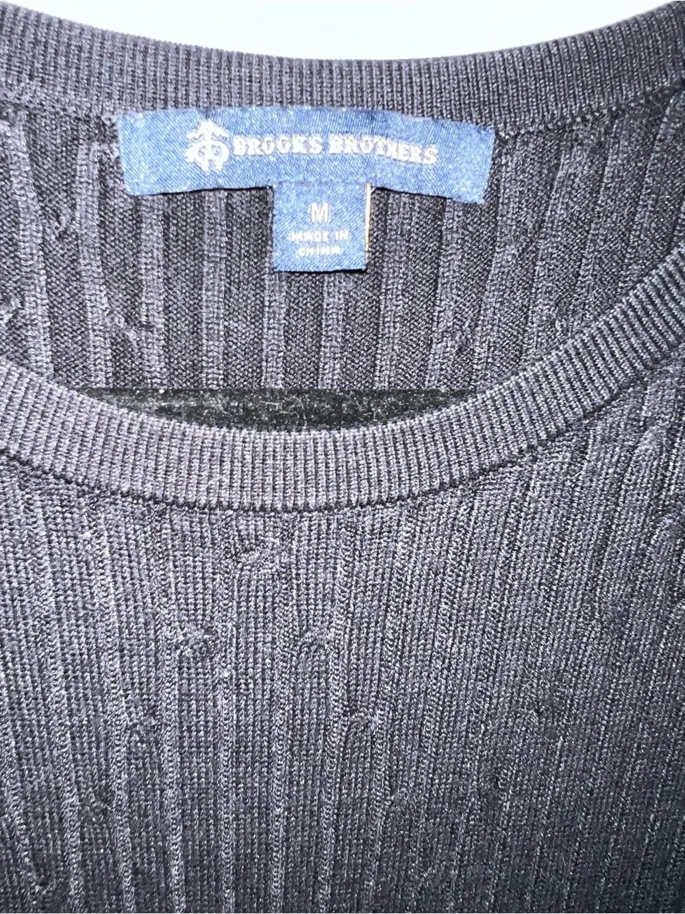 Brooks Brothers  Cable Knit Cropped Sleeveless Sweater Sz Medium